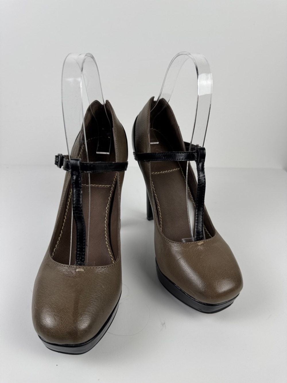 Bacio 61 Women’s leather Brown Platform T-Strap High Heels Farfalla size 6M